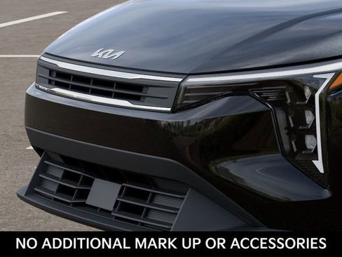 New 2026 Kia K4 LXS image 12