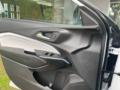 Used 2025 Chevrolet Trax LT image 20