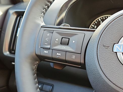 Certified 2023 Nissan Pathfinder SL image 19