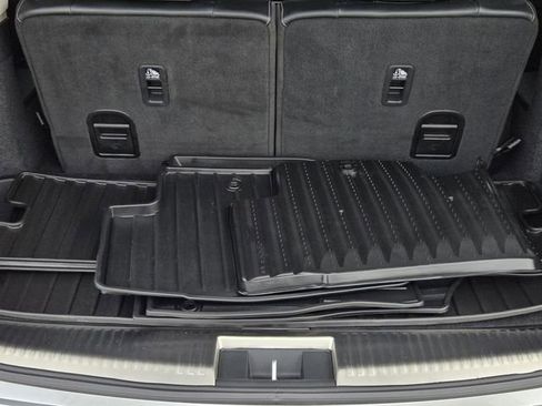Used 2023 Acura MDX SH-AWD w/ Advance Package image 11