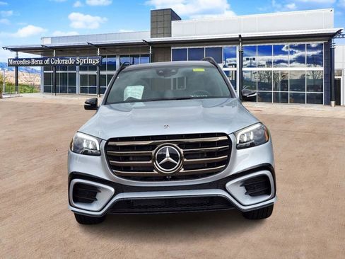 Used 2025 Mercedes-Benz GLS 450 4MATIC image 2