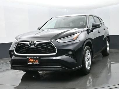 Used 2025 Toyota Highlander LE