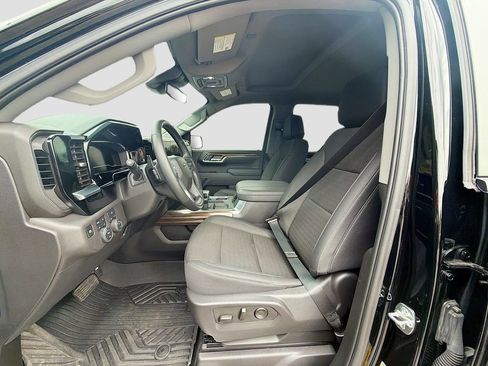 Used 2025 Chevrolet Silverado 1500 LT Trail Boss w/ Convenience Package II image 23