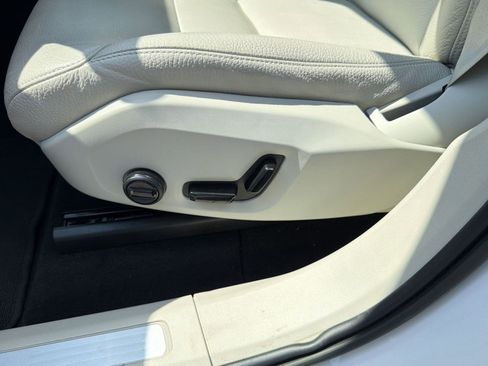 Certified 2023 Volvo XC60 B5 Plus image 13