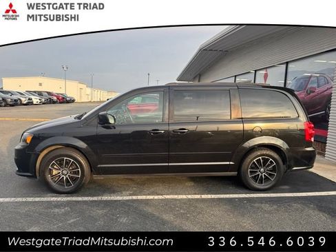 Used 2017 Dodge Grand Caravan GT FWD image 3