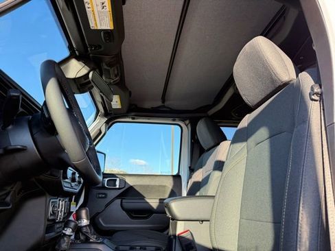 New 2026 Jeep Gladiator Sport image 24