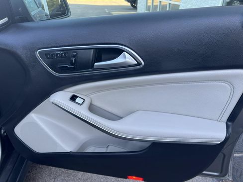 Used 2015 Mercedes-Benz GLA 250 4MATIC image 18