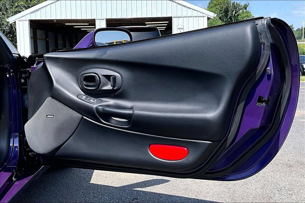 Used 1998 Chevrolet Corvette Convertible w/ Memory Pkg RWD image 23