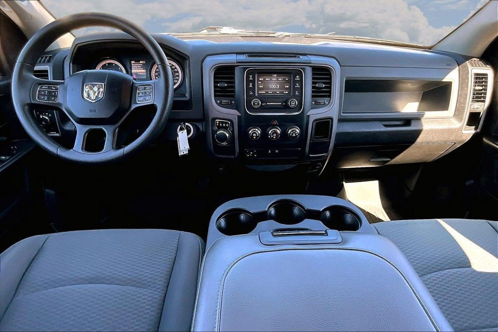 Used 2017 RAM 1500 Express RWD image 10