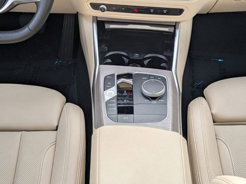 Used 2025 BMW 330i Sedan w/ Convenience Package RWD image 18