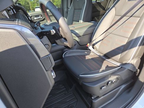 New 2026 GMC Yukon AT4 Ultimate w/ LPO, Floor Liner Package AWD/4WD image 32