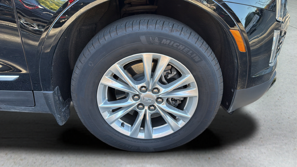 Certified 2025 Cadillac XT5 Luxury FWD image 13