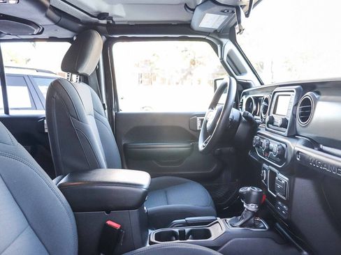 Used 2021 Jeep Wrangler Unlimited Sport image 17