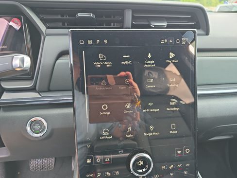 New 2027 GMC Terrain AT4 w/ Convenience Package III AWD/4WD image 28