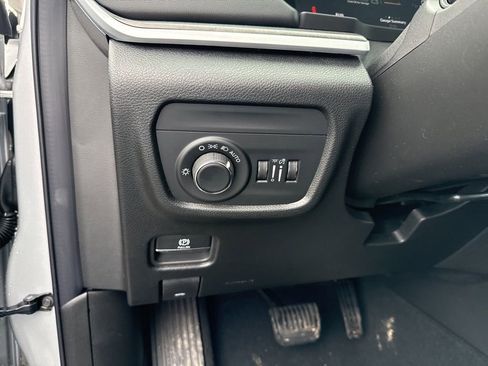 New 2026 Jeep Grand Cherokee Altitude image 17