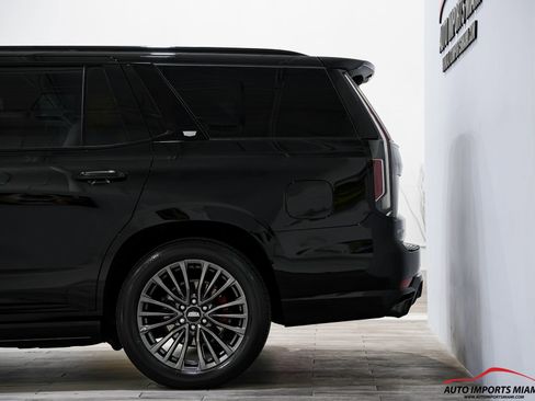 Used 2023 Cadillac Escalade V AWD/4WD image 16