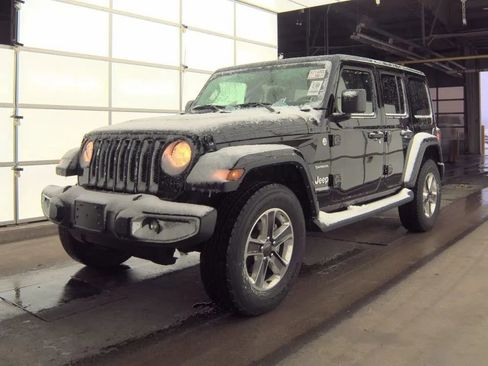 Used 2022 Jeep Wrangler Unlimited Sahara w/ Cold Weather Group image 3