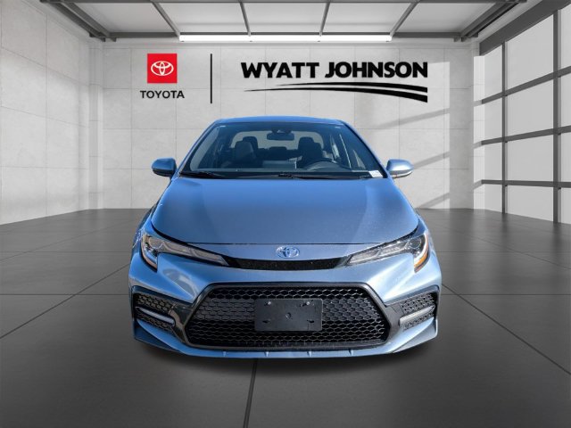 Used 2022 Toyota Corolla SE w/ SE Premium Package FWD image 2