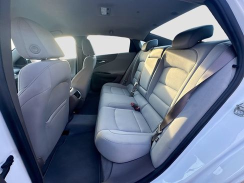 Used 2022 Chevrolet Malibu LT FWD image 27