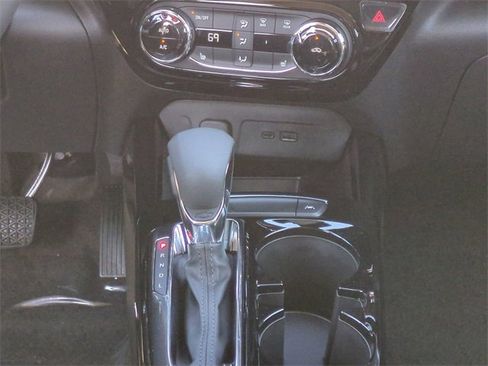 New 2026 Chevrolet Trax LT w/ Sunroof Package image 19