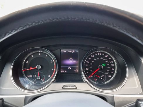 Used 2020 Volkswagen Atlas Cross Sport SE FWD image 21