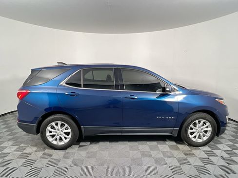 Used 2020 Chevrolet Equinox LT FWD image 2