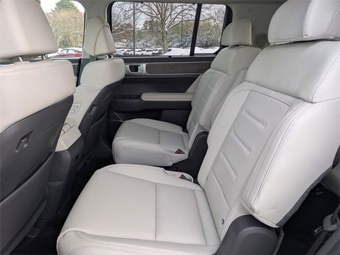 Used 2025 Hyundai Santa Fe Calligraphy image 13