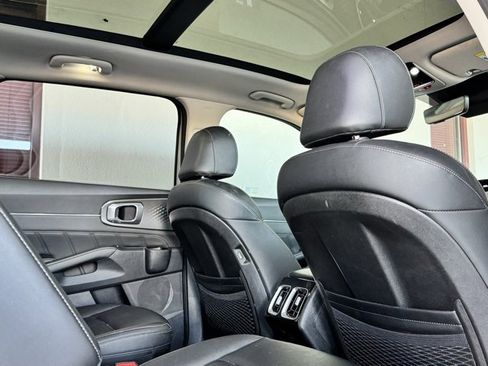Used 2023 Kia Sorento SX image 5