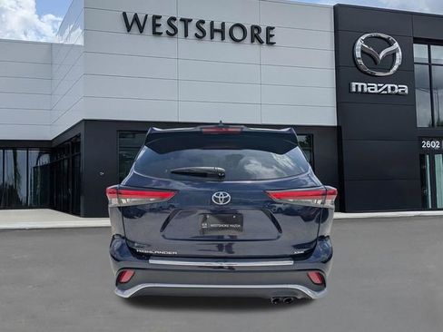 Used 2023 Toyota Highlander XSE FWD image 4