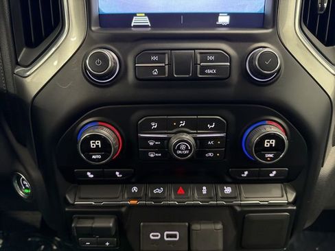 Used 2019 Chevrolet Silverado 1500 LT w/ All-Star Edition AWD/4WD image 34