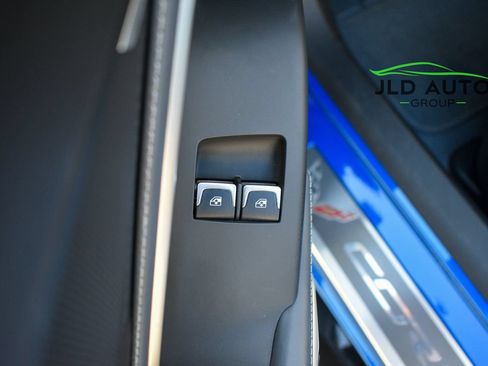Used 2015 Chevrolet Corvette Z06 w/ 3LZ Preferred Equipment Group RWD image 28