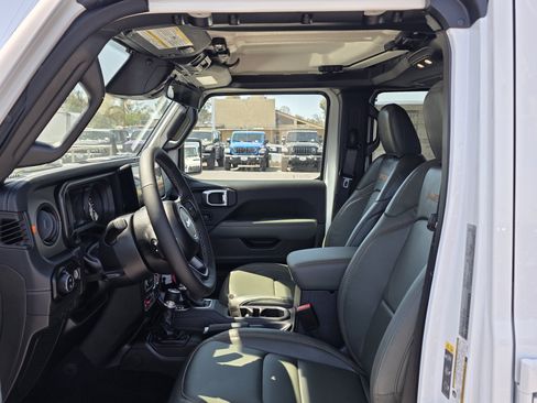 New 2026 Jeep Gladiator Mojave AWD/4WD image 10