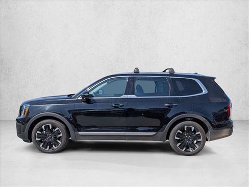 Used 2024 Kia Telluride SX w/ Towing Package FWD image 8