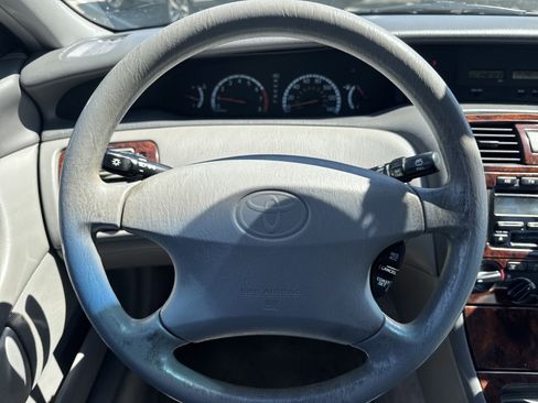 Used 2001 Toyota Avalon XL image 12