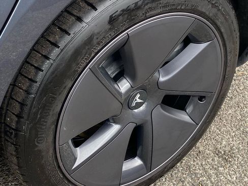 Used 2023 Tesla Model 3 Standard Range image 23