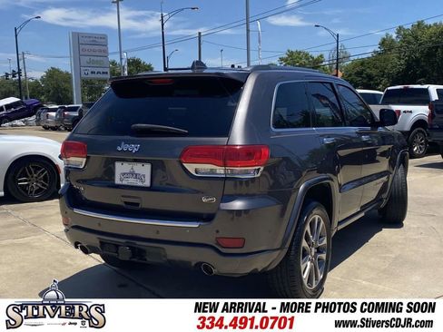 Used 2017 Jeep Grand Cherokee Overland w/ Jeep Active Safety Group AWD/4WD image 42