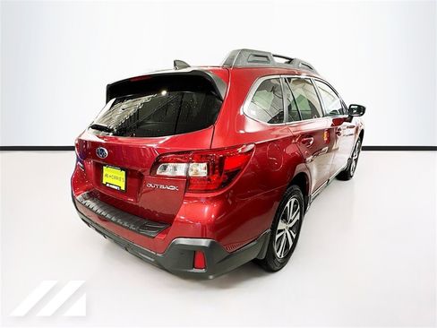 Used 2019 Subaru Outback 2.5i Limited w/ Popular Package #2 image 4