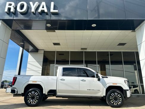 Used 2024 GMC Sierra 2500 Denali Ultimate w/ Max Trailering Package AWD/4WD image 1