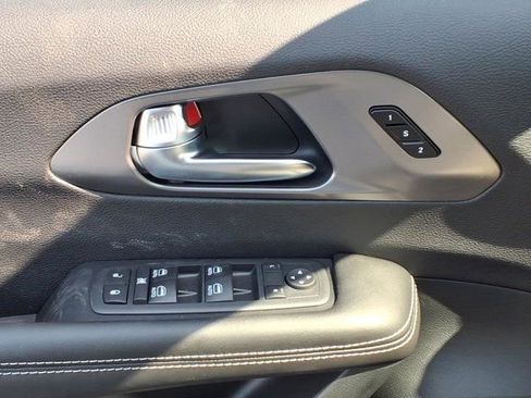 New 2026 Chrysler Pacifica Select image 15