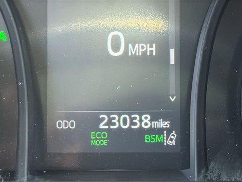 Used 2023 Toyota Camry SE image 14