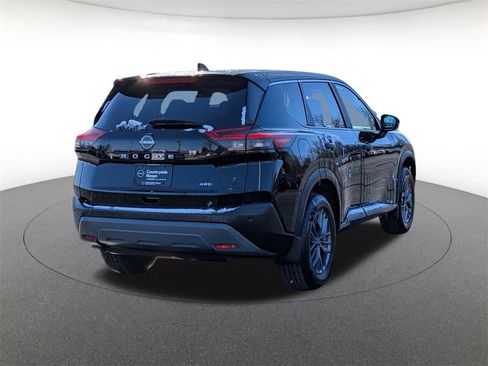 Used 2022 Nissan Rogue S image 5