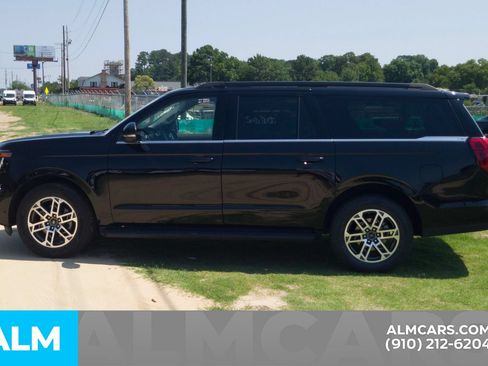 Used 2025 Ford Expedition Max Active AWD/4WD image 11