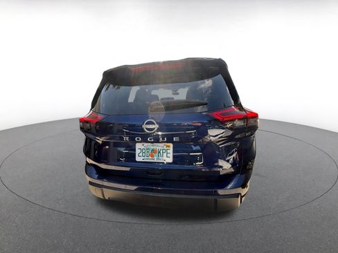 Used 2025 Nissan Rogue SV FWD image 16