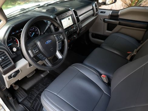 Used 2019 Ford F250 XLT w/ Snow Plow Prep Package AWD/4WD image 6