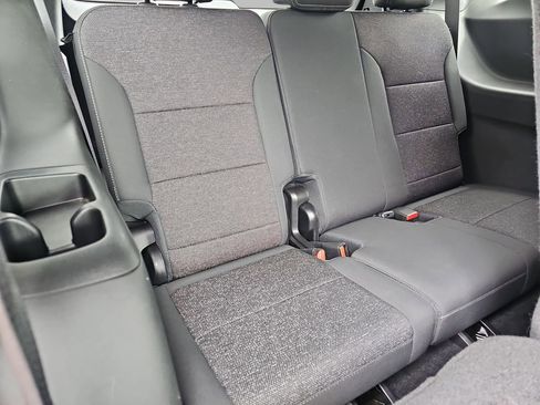 Used 2025 Chevrolet Traverse LT w/ Sun and Wheel Package image 15