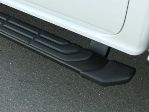 Used 2025 Ford Ranger XLT w/ FX4 Off-Road Package image 13