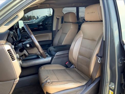 Used 2017 GMC Sierra 2500 Denali w/ Duramax Plus Package image 7