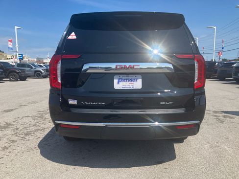 Used 2024 GMC Yukon SLT w/ SLT Luxury Package AWD/4WD image 6