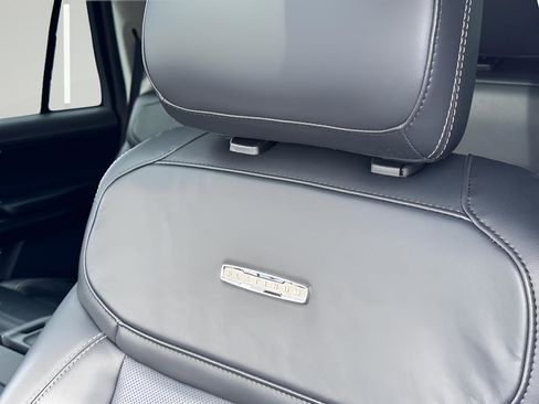 Used 2025 Ford Expedition Platinum image 30