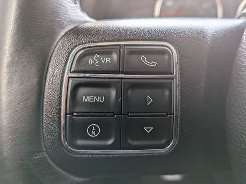 Used 2017 Jeep Wrangler Unlimited Sahara w/ Connectivity Group image 15